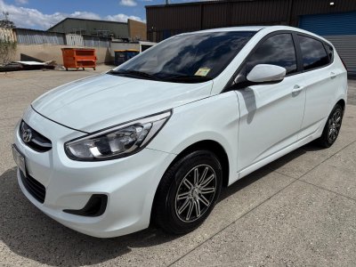 2016 Hyundai Accent Active