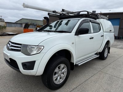 2014 Mitsubishi Triton Glx