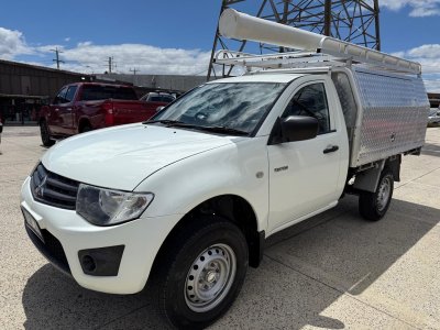 2015 Mitsubishi Triton Gl