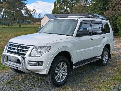 2016 Mitsubishi Pajero
