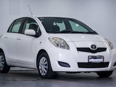 2010 Toyota Yaris Yr