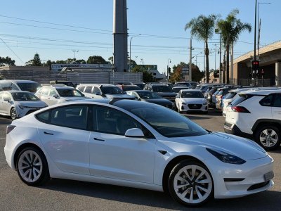 2021 Tesla Model 3 Standard Range Plus Auto