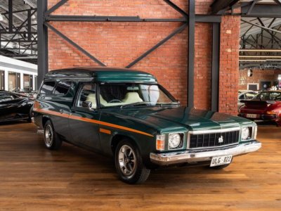 1976 Holden HX Sandman Wagon 5.0 – Manual