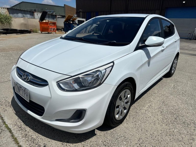 2016 Hyundai Accent Active