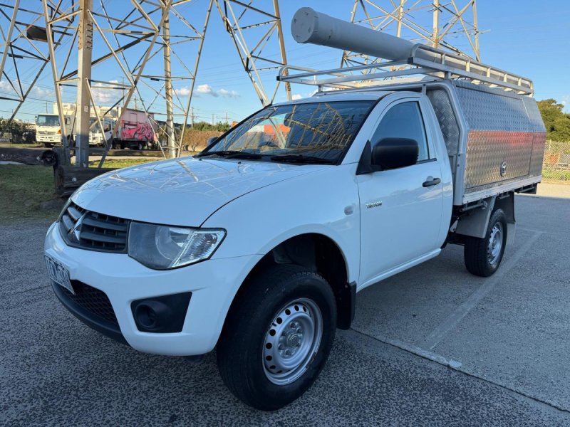 2015 Mitsubishi Triton Gl