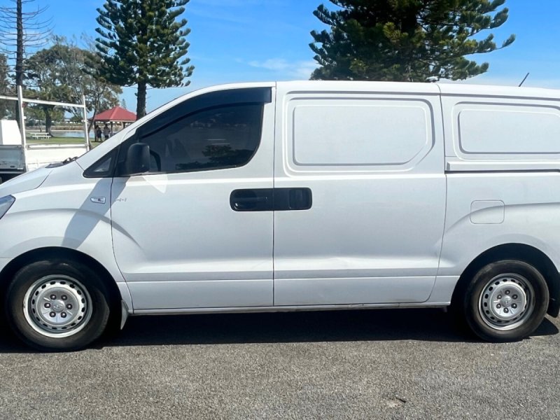 2017 Hyundai iLoad Diesel Automatic Rent to Own