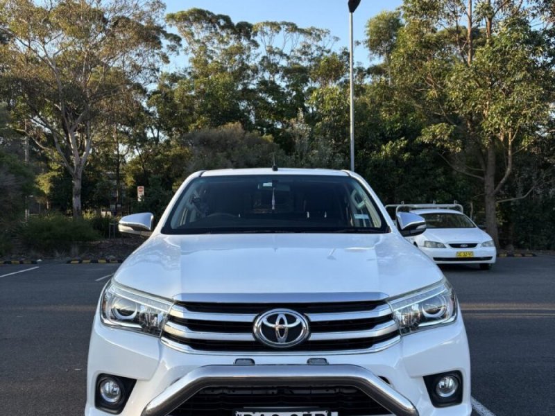 2015 Toyota Hilux SR5 Diesel Automatic