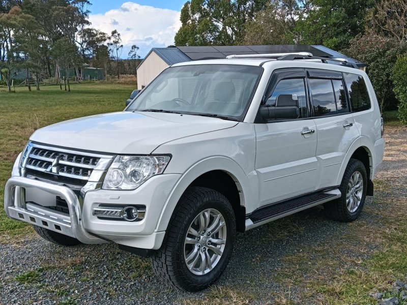 2016 Mitsubishi Pajero