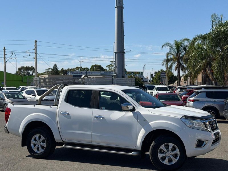 2017 Nissan Navara ST Manual