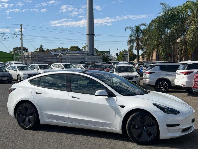 2022 Tesla Model 3 Rear-Wheel Drive Auto