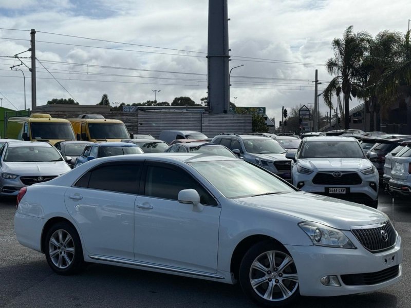 2009 Toyota Crown Majesta Auto