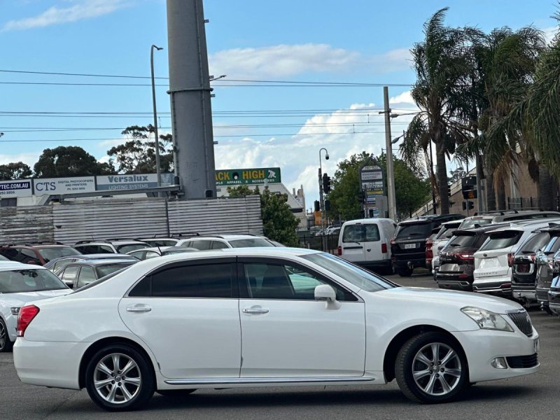 2010 Toyota Crown Majesta Auto