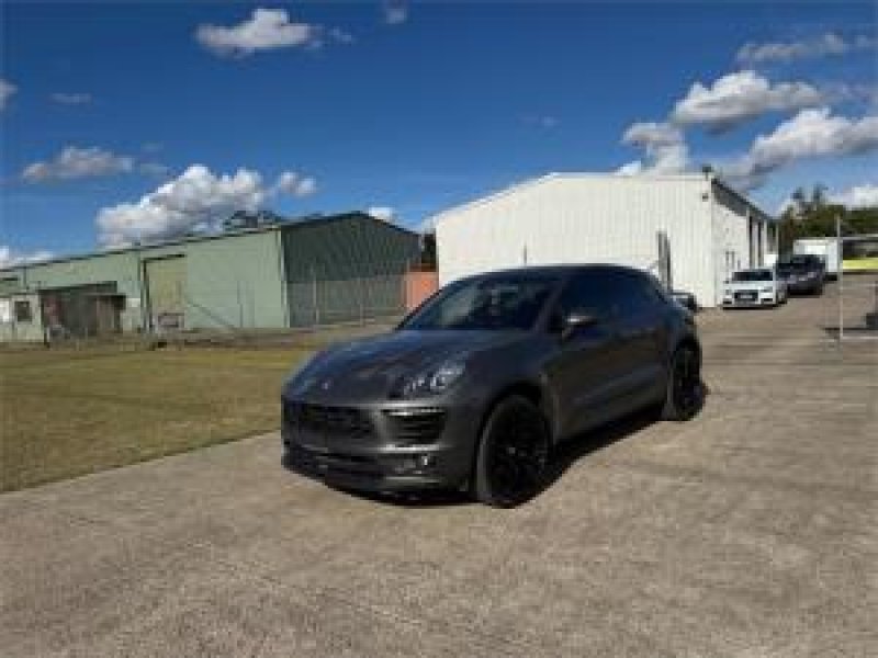 2017 PORSCHE MACAN 4D WAGON