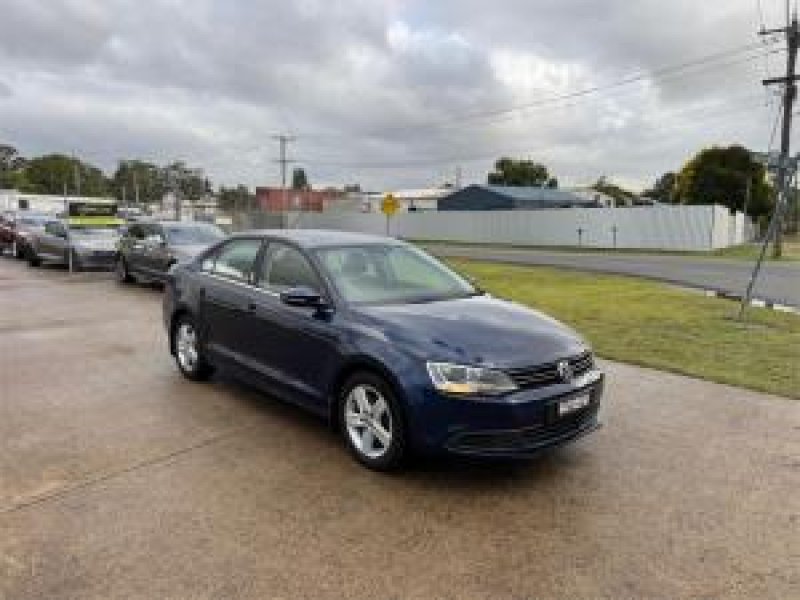2013 VOLKSWAGEN JETTA 4D SEDAN