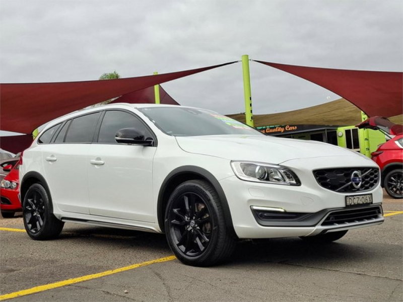 2016 Volvo V60 Cross Country D4 Luxury