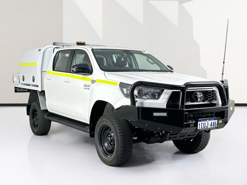 2025 Toyota HILUX GUN126R RC SR (4x4) STEEL WHEELS 6 SP AUTOMATIC