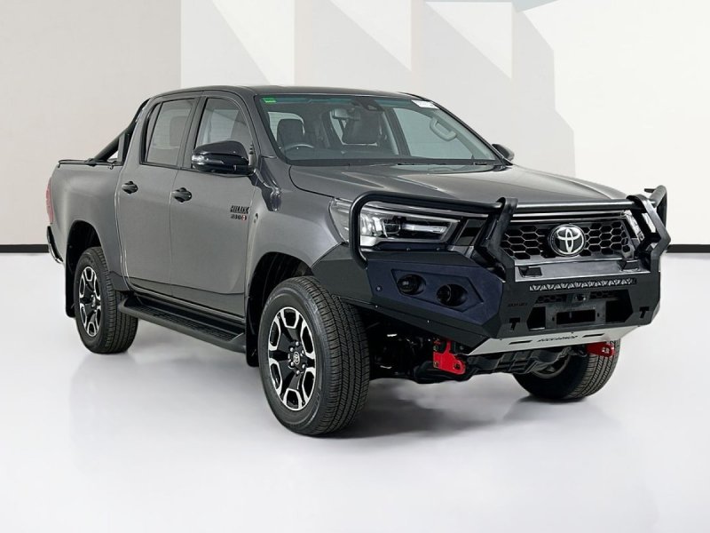 2025 Toyota HILUX GUN126R RC SR5 48V + PREM. INTERIOR (4x4) 6 SP AUTOMATIC