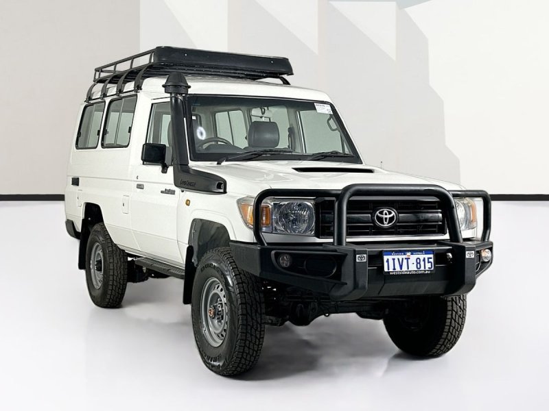 2015 Toyota LANDCRUISER VDJ78R MY12 UPDATE WORKMATE (4x4) 11 SEAT 5 SP MANUAL