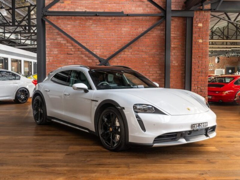 2021 Porsche Taycan Turbo Cross Turismo – AWD